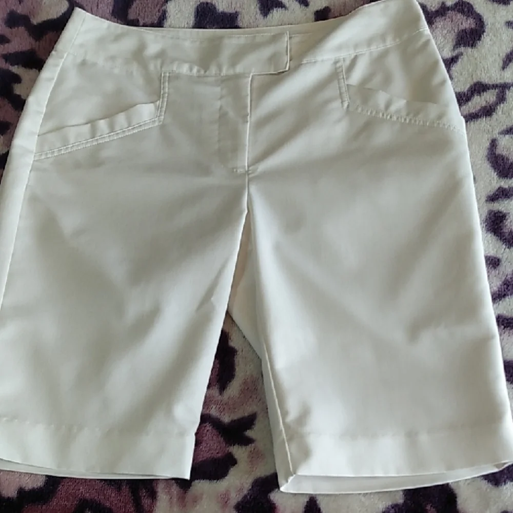TEHAMA Classic White Bermuda  Casual Shorts With Inner‎ Liner Women's Size 2